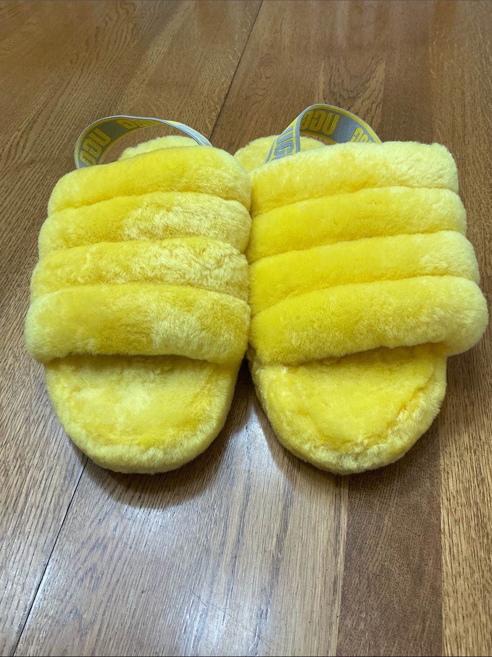 Woman’s UGG Fluff Yeah yellow slides. Size 5. Sheepskin. Elastic strap. Like new - Picture 2 of 7